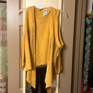 Vocal brand western vest. Small. Mustard color